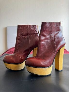 Betsey Johnson Maybill platform ankle boots